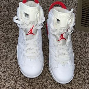 AIR JORDAN RETRO 6 WHITE AND RED